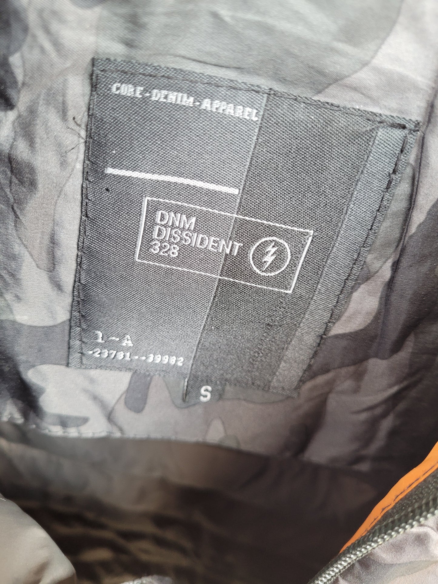 Doudoune légère camouflage homme – taille S – veste matelassée à capuche – style streetwear